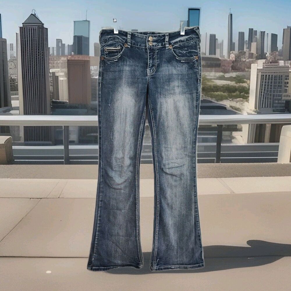 Vanity bootcut women's jeans, size 27 short, embroidered, medium wash blue
